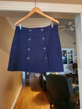 J McLaughlin Like New Navy Skort With Gold Buttons; Size Large
